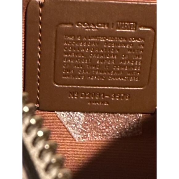 NWOT Coach Marvel Disney Spider-man Gallery Pouch In Signature Canvas w Patches - Picture 4 of 4